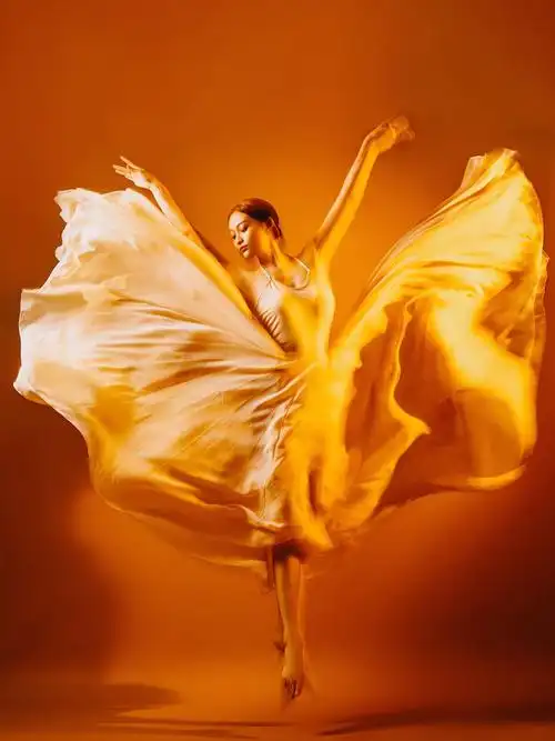 舞蹈摄影舞者永远聚光灯的焦点