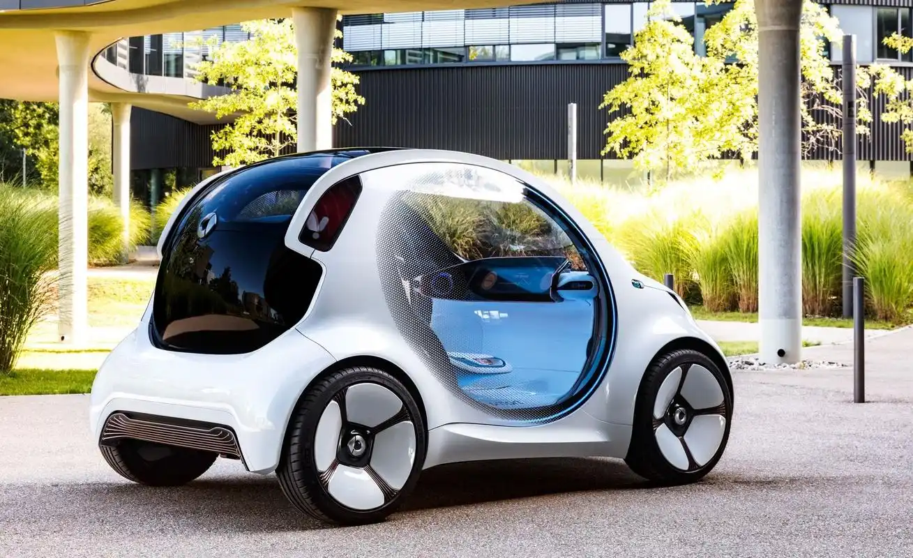 它是一款完全自主驾驶的智能汽车,这在现在看来真的很酷!