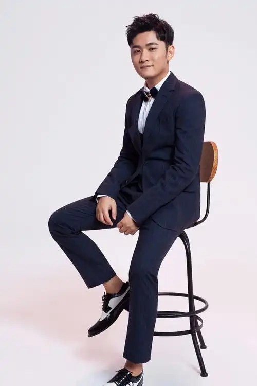 赵小熙(jitaya),1990年7月24日出生于海南省三亚市,中国内地流行乐男