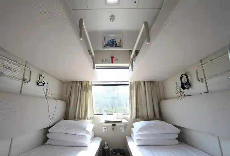 下面是高级软卧内部图