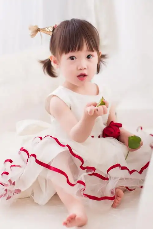 第一次发帖.小女孩想掉入凡间的精灵