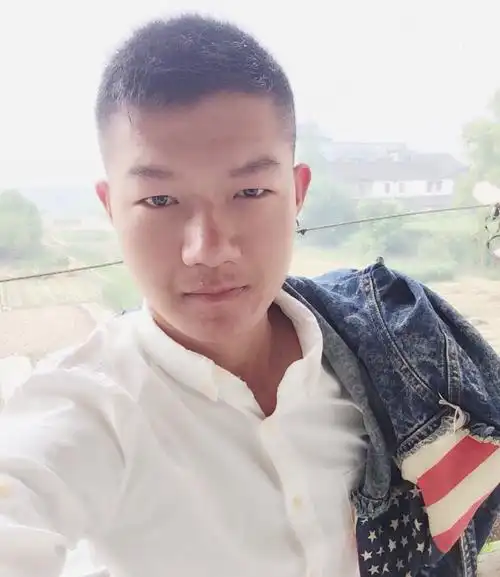 大家看照片觉得这个男人外表怎么样