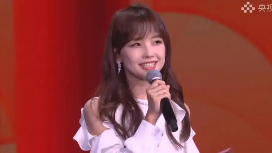 冰冰今晚当主持人哦!