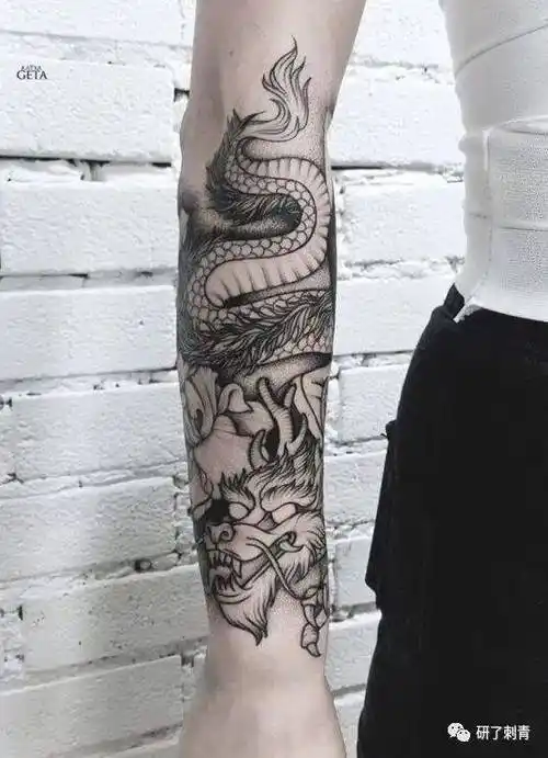 男生纹什么纹身好看(手臂最好看的纹身) - 盒子游戏