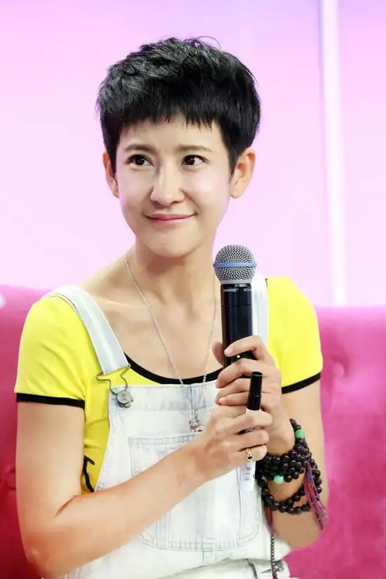 郭柯彤七夕落泪 爆料糗事调侃烧饼完爆单身狗