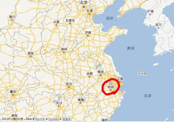 百度百科:杭州位于中国东南沿海,浙江省北部,钱塘江下游北岸,京杭大