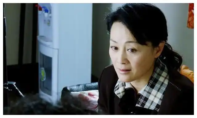 北京人在纽约中阿春扮演者王姬近况如何如今57岁近照曝