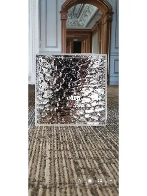 石头纹透光玻璃屏风