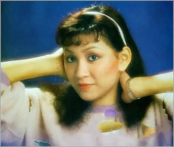 周润发57岁前妻现身,情路坎坷的她,辛苦将女儿培养成律师