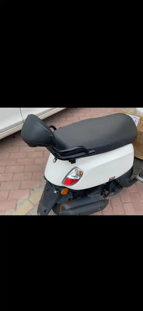 林海飞鹰酷奇s5cuxi雅格摩托电动车改装尾翼靠背摩托车尾翼