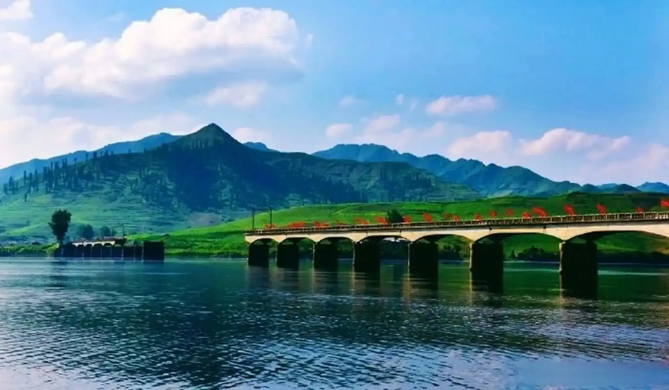 【丹东河口:鸭绿江水长 甸上桃花香】丹东河口景区位于辽宁省丹东市