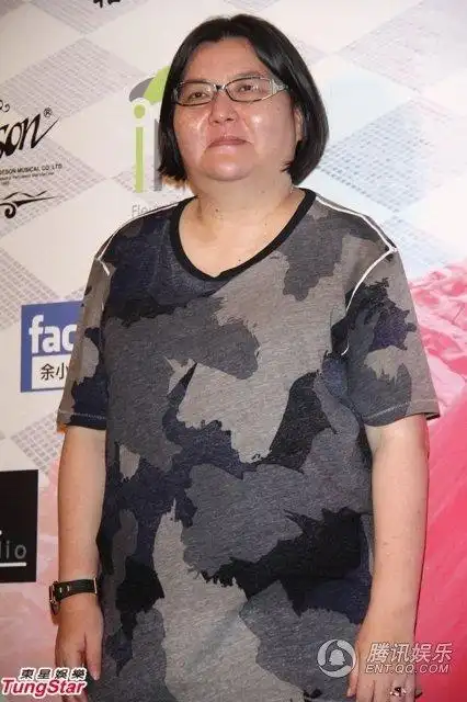 组图:42岁的台湾综艺主持人nono大婚,迎娶27岁歌手, 伴娘蝴蝶姐姐抢镜