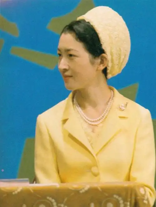 日本最美皇后被天皇求婚与婆婆恶斗59年死后不与天皇合葬