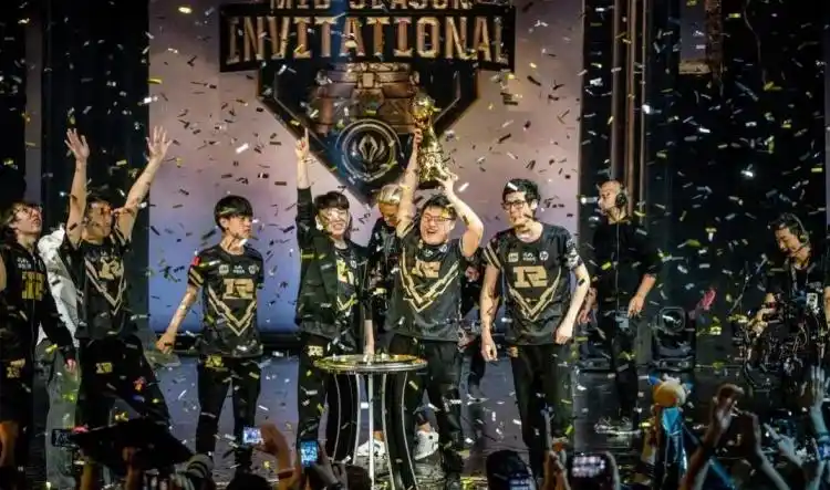 回顾历届msi举办地及冠军lpl赛区共夺冠三次rng独占两次