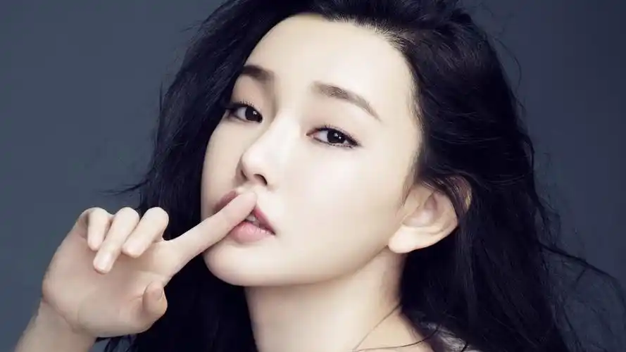 性感写真,演员,美女明星,童菲,人物,壁纸童菲白衬衫性感写真桌面壁纸