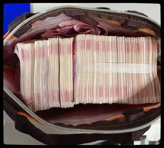 男子搭乘上海地铁下车后一身冷汗14万现金不见了