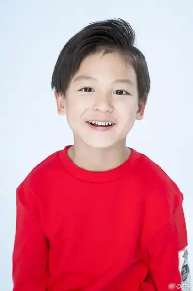 小亮仔生日叶一茜带他做公益 姐姐森碟也来啦