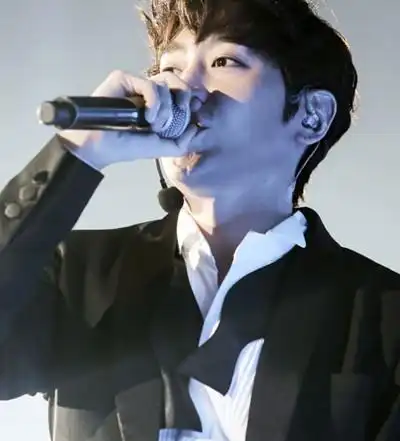 图eric文晸赫将与女友罗惠美结婚神话成员将唱歌送祝福