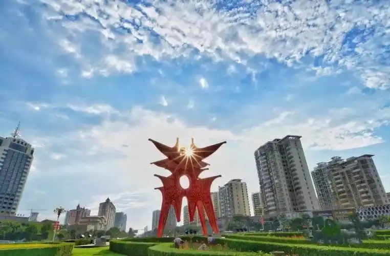 燃爆商丘改革开放四十年就在180秒的短片中