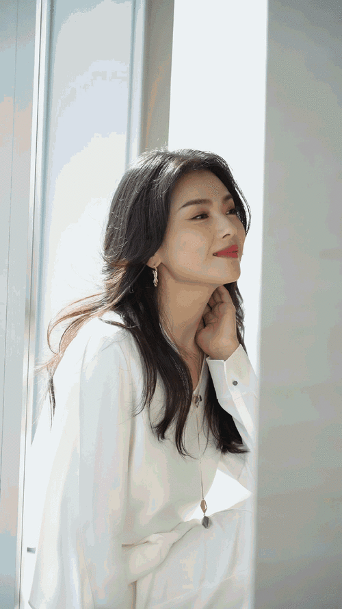 刘涛怎么这么扛老#刘涛前两天的活动图杀疯了,漂亮姐姐越来越优雅