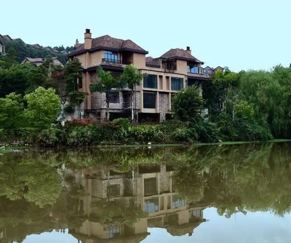 东湖山花雨别墅