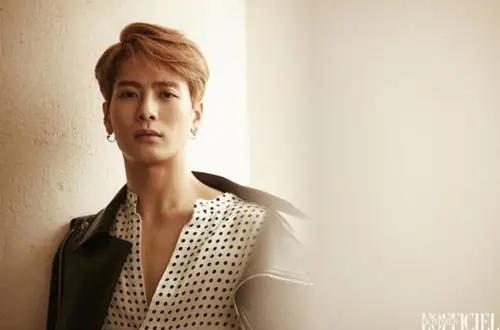 赞嘞米拉夫油2021-03-20 18:01:59恭喜帅哥王嘉尔拿下韩国时装男士yk