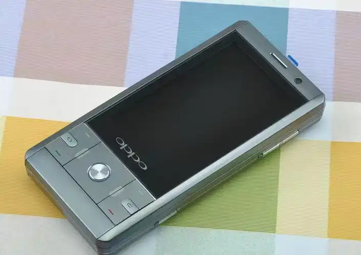 oppo为老人修好十年前的功能机oppo手机有修复老照片的功能吗