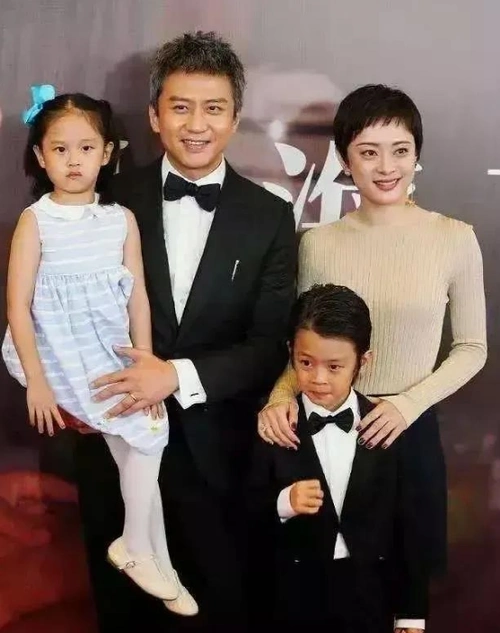 孙俪一家走红毯!