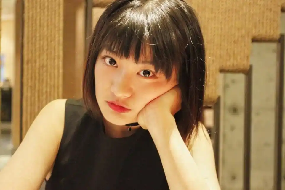 李梓溪,青年演员,中国内地女演员,毕业于上海戏剧学院2008级导演系