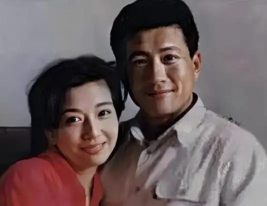 江珊田小洁为25岁女庆生!继父尽显宠爱,高曙光定居泰国生活潇洒