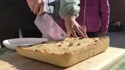 父亲做的土烤箱,不用电,烤出父亲对女儿浓浓的爱,你们喜欢吗?