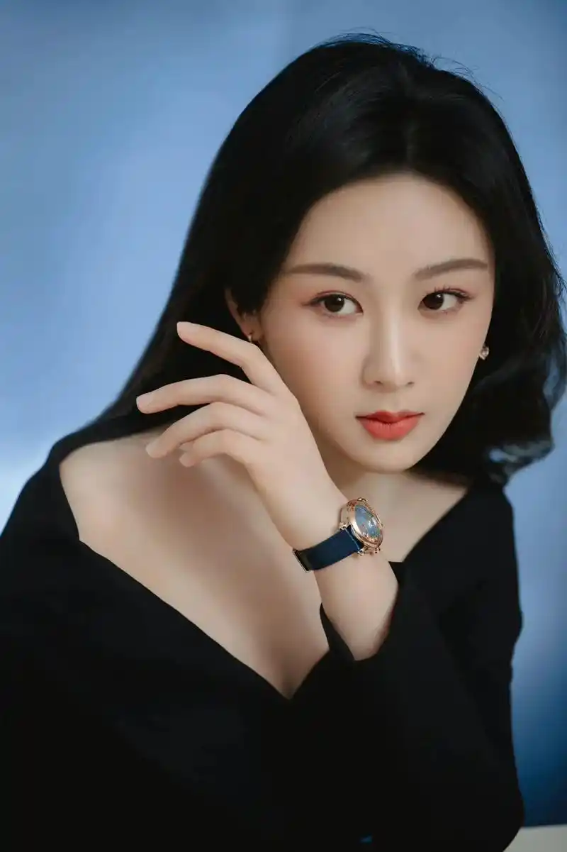 杨紫 #杨紫照片 优雅 温柔 美丽@杨紫 - 抖音