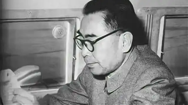 陈独秀晚年频繁搬家无米下锅仍不肯动巨款死前半月食物中毒