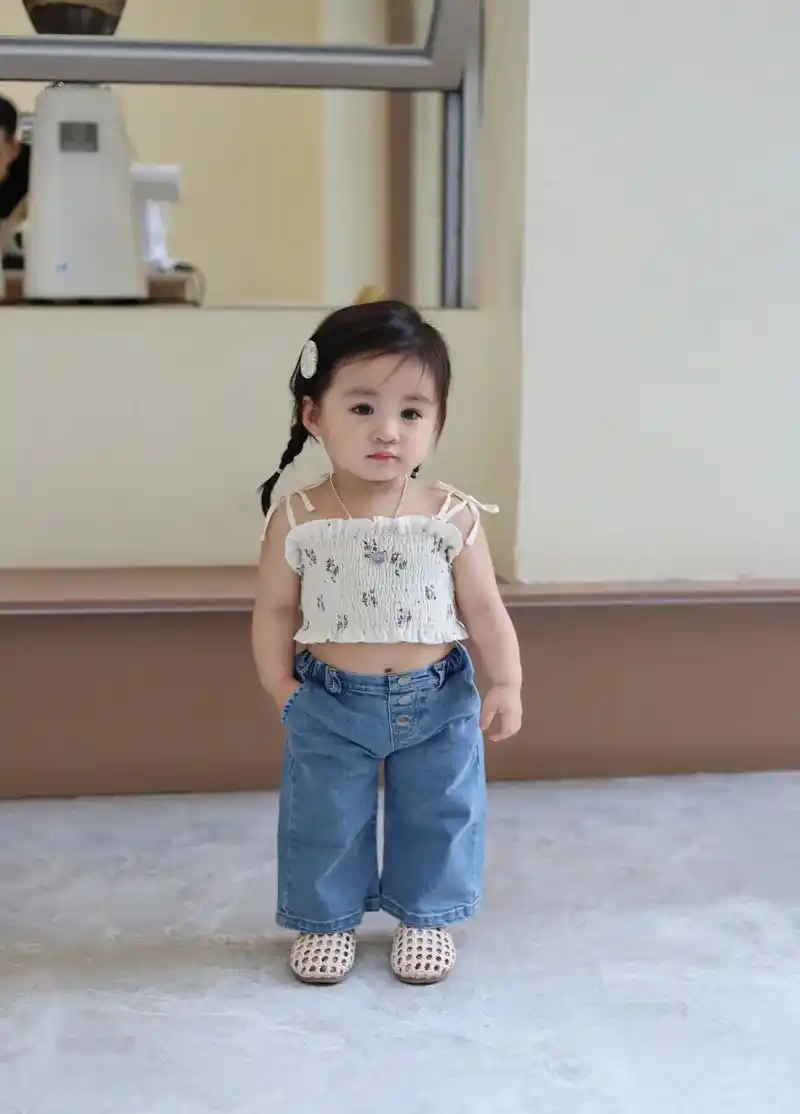 一岁半小女孩7815 爱住#萌娃穿搭 #骗你生女儿系列 #人类幼 - 抖