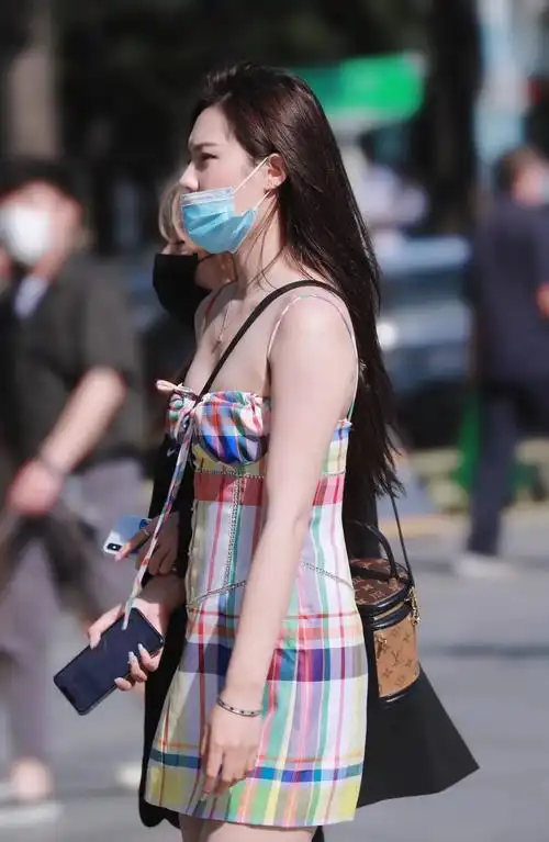 街拍:逛街时,喜欢看看陌生的小姐姐