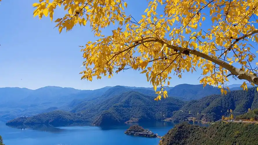 泸沽湖绝美梦幻蓝色仙境唯美图片-风景壁纸 - 壁纸家