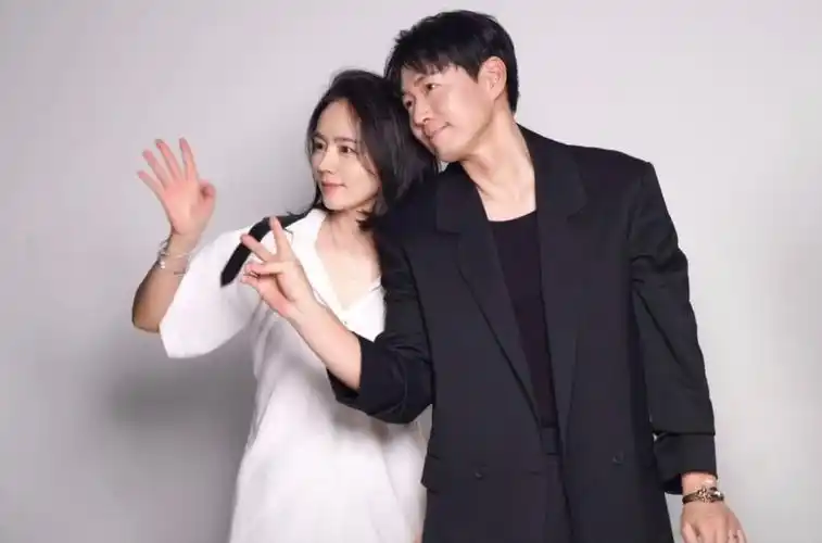 幸福满满,韩佳人延政勋写真,用照片记录甜蜜约会