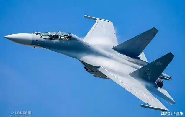 中国歼-16:逼美国亮出隐身大飞机"底牌",背后有何玄机?