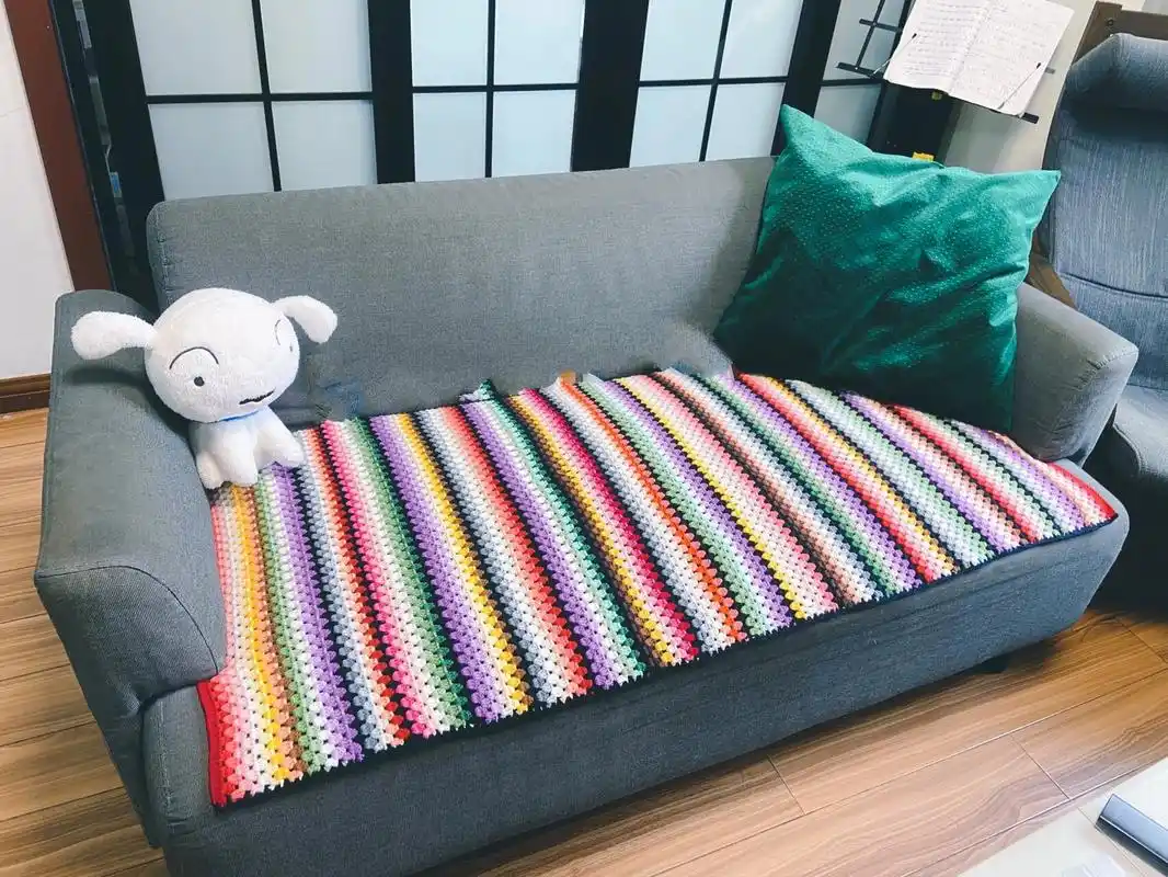 钩织的沙发垫,消耗家里乱七八糟的毛线