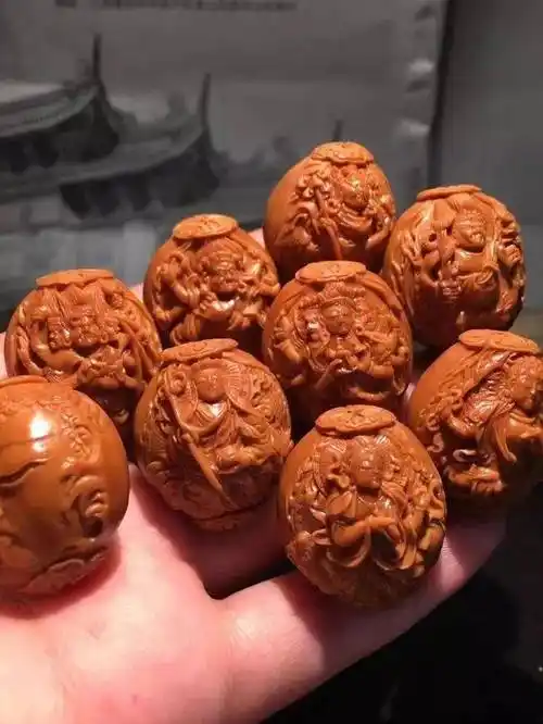 大师雕刻的橄榄十来万一串,还要预定,到底值不值_作品_什么_宝物