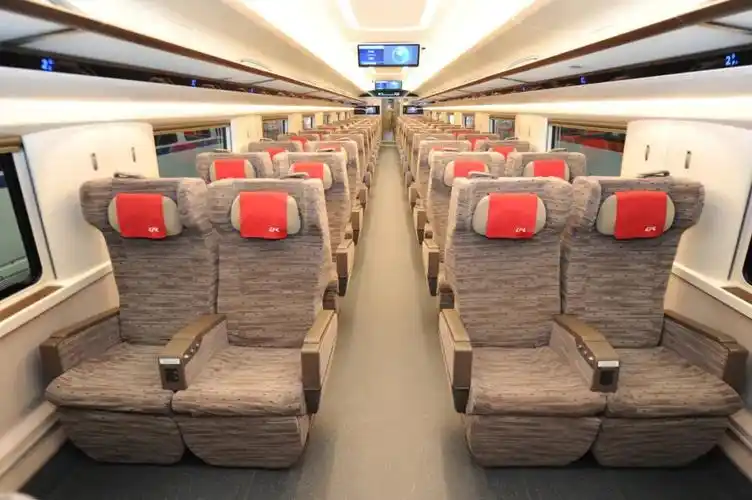 上新新型青岛造复兴号智能动车组来了