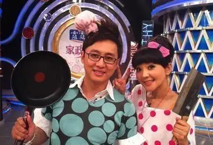 多年的合作,使得程成对方琼产生了不一样的情愫,虽然方琼已经结婚