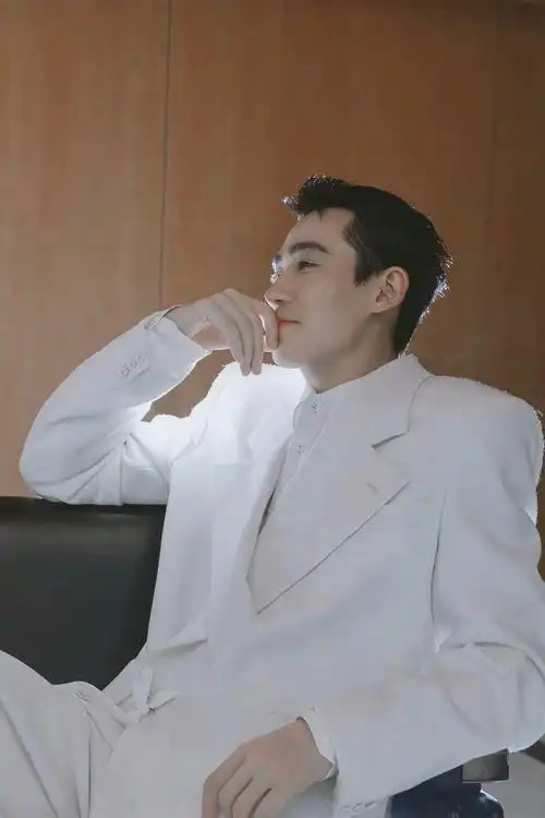 朱一龙笑起来真要命啊