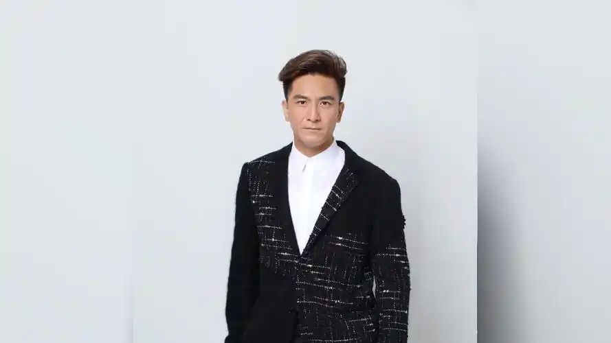 香港演员马国明:"村超"球队水平高,希望再回内地"踢波"