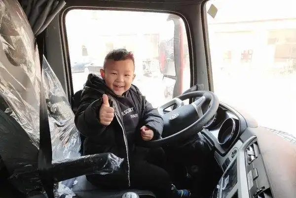 新东风天龙kl重卡怎么样?卡车司机:我6岁的儿子竖起了大拇哥