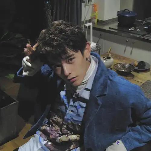 分享一些姚弛的图