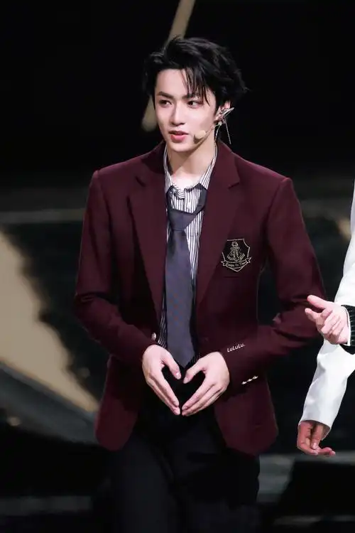 刘耀文叁重楼暨出道四周年演唱会##时代少年团演唱会