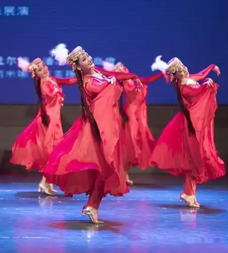 维吾尔族舞蹈图片超级美啊超级美啊超级美啊