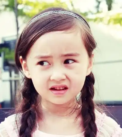 【图】吴亦凡蔡书雅草坪照片引粉丝尖叫 电影票房高约见小情人