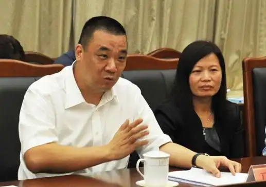 关于普宁陈两武儿子的图片及评论